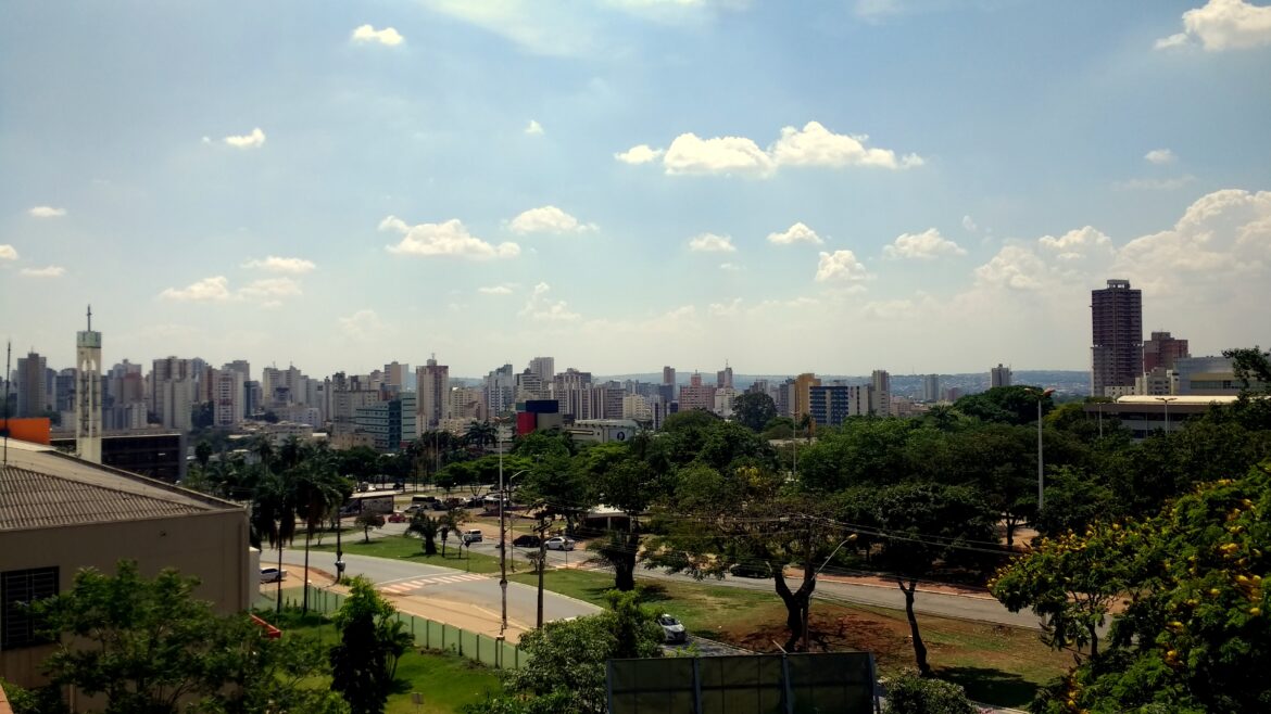 Leste Universitário é um bairro bom para morar?